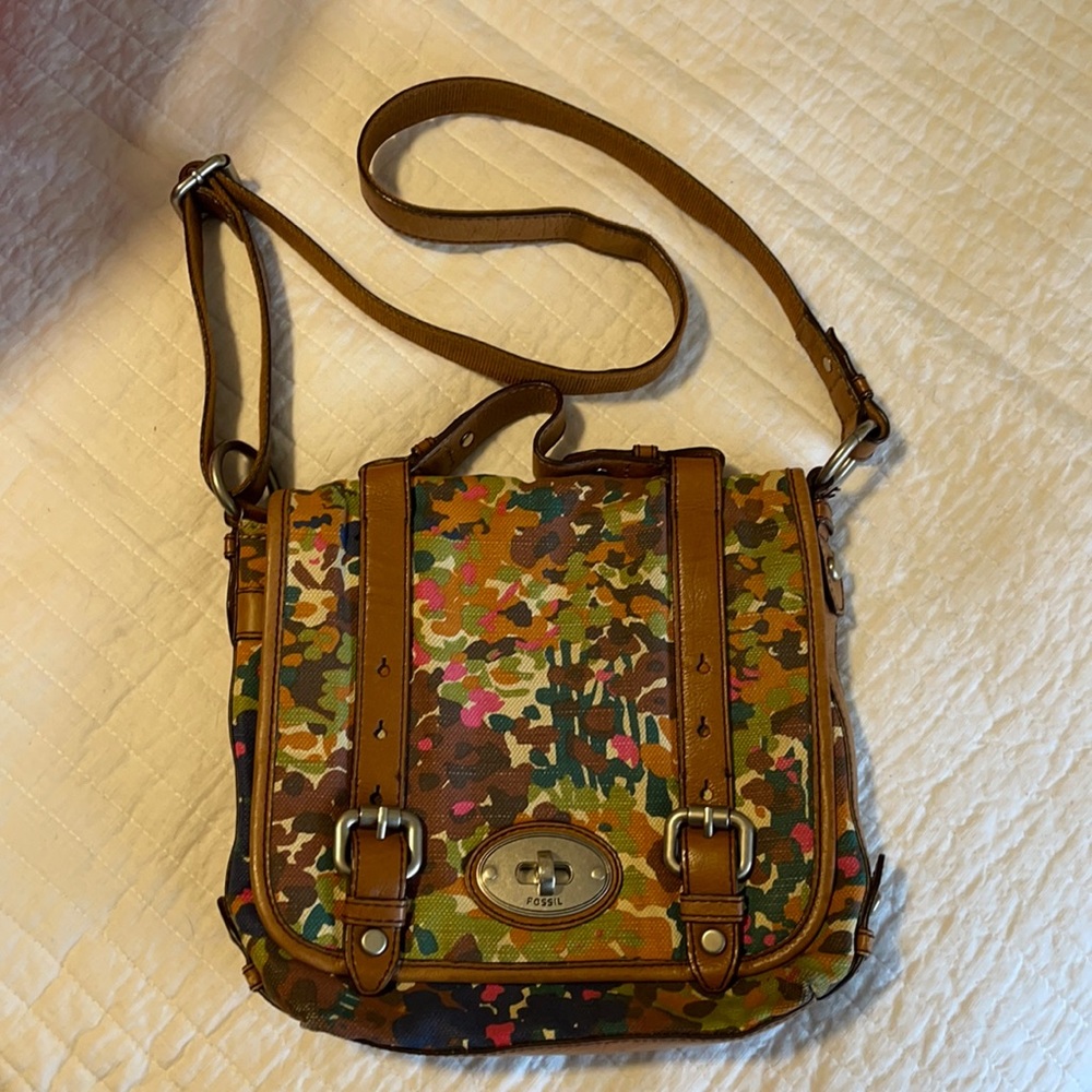 Fossil purse.